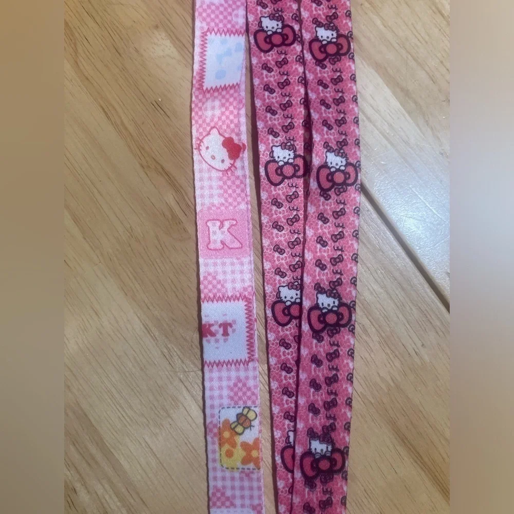 4/$25 Hello Kitty lanyards in 2 different designs. Get both for the $. Brand new